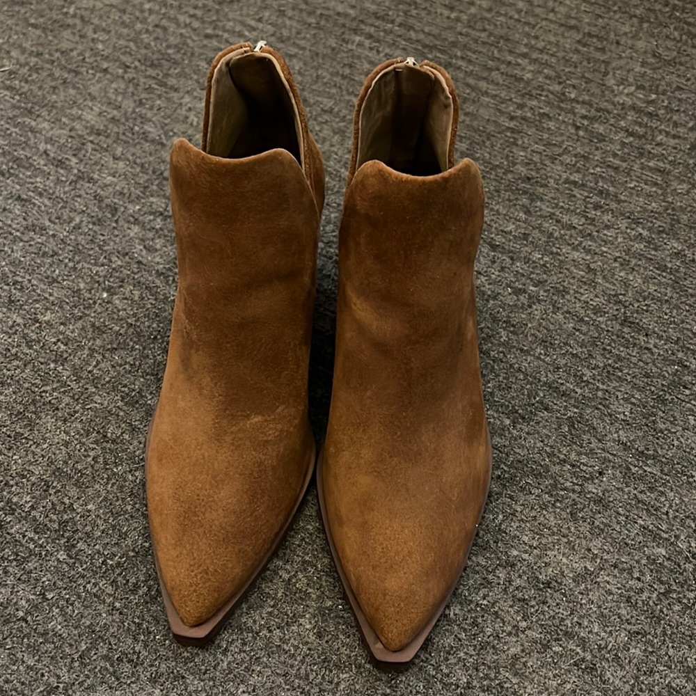 Vince Camuto Bibestie western bootie